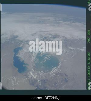 Das Aralsee, wie er in einem Erdbeobachtungsbild zu sehen ist, das während der STS-100-Space-Shuttle-Mission aufgenommen wurde. Stockfoto
