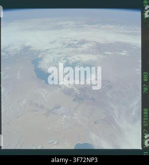 Das Aralsee, wie es vom Weltraum aus gesehen wird, in einem Erdbeobachtungsbild, das während der STS-100-Mission aufgenommen wurde. Stockfoto