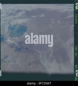 Das Aralsee, wie er in einem Erdbeobachtungsbild zu sehen ist, das während der STS-100-Space-Shuttle-Mission aufgenommen wurde. Stockfoto