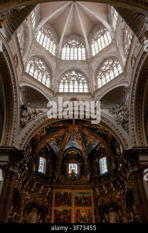 Die Kathedrale von Valencia, offiziell bekannt als die Metropolitankathedrale-Basilika der Himmelfahrt. Die Kuppel. Spanien Stockfoto