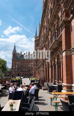 Außenansicht des St Pancras International Bahnhofs in London, UK Stockfoto