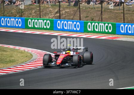 Lewis Hamilton fährt den Ferrari SF-26 während des Ungarischen Großpreises 2026 auf dem Hungaroring, Ungarn, am 26. Juli 2026. Stockfoto