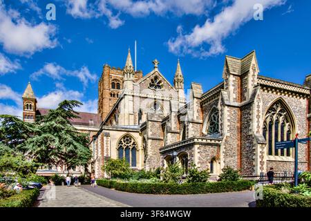St Albans Cathedral, offiziell die Kathedrale und Abteikirche von St. Alban, auch bekannt als „die Abtei“, St. Albans, Hertfordshire, England, U.K. Stockfoto