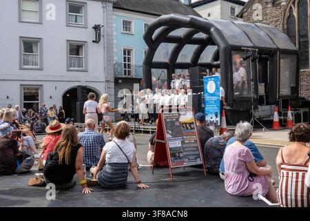 Allgemeine Ansichten des Caerphilly Männerchores, Brecon Jazzfestival, Brecon, Wales Stockfoto