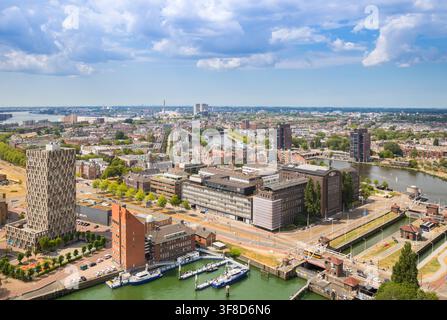 Luftbild über den Parkhaven-Hafen in Rotterdam, Niederlande Stockfoto