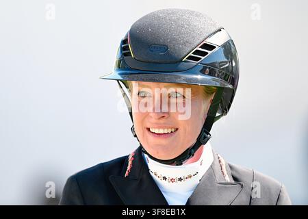 Aachen, Deutschland. 12. Aug., 2026. Pferdesport: Weltmeisterschaften, Dressur, Grand Prix Team Final. Die deutsche Dressurreiterin Katharina Hemmer lächelt. Credit: Uwe Anspach/dpa/Alamy Live News Stockfoto
