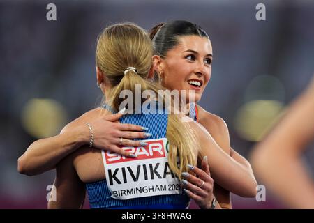 Amy Hunt aus Großbritannien nach dem Frauen-200m-Halbfinale 2 am dritten Tag der Leichtathletik-Europameisterschaft 2026 im Alexander-Stadion von Perry Barr in Birmingham. Bilddatum: Mittwoch, 12. August 2026. Stockfoto