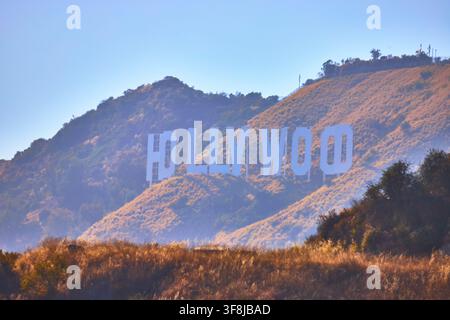 Hollywood-Schild auf dem Hügel von Griffith Park in Los Angeles, Kalifornien, Landschaft Stockfoto