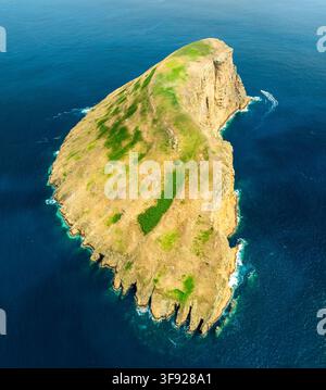Cabras Large Islet. Terceira Island, Azoren, Portugal. Luftaufnahme Stockfoto
