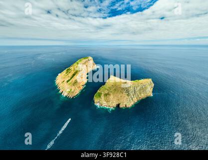 Cabras-Inselchen. Terceira-Insel, Azoren, Portugal. Luftaufnahme Stockfoto