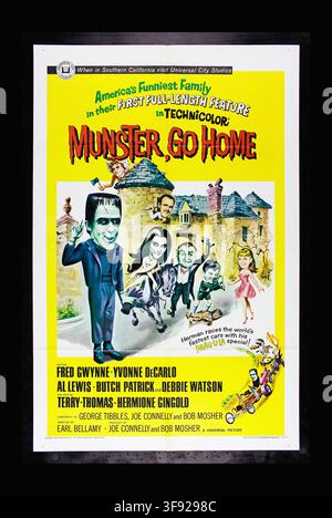 MUNSTER GEH NACH HAUSE - Originales Filmposter Stockfoto