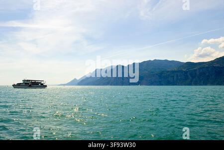Italien Gardasee Malcesine der SeeItalien, Gardasee, Malcesine, Blick auf den See vom alten Schloss Stockfoto