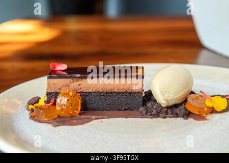 Schokoladen-Torte bei Fonda San Miguel, Austin, Texas, 17. Oktober 2024. (Foto von John Anderson/The Austin Chronicle) Stockfoto