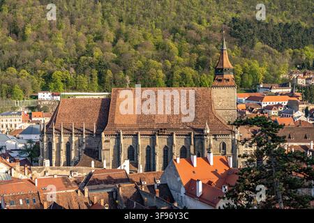 Die Schwarze Kirche in Brasov (Kronstadt) aus der Luft gesehen, Siebenbürgen, Rumänien Stockfoto