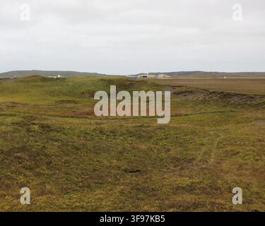 Flughafen Saint Paul und Center Lake auf St. Paul Island, Alaska, Teil der Pribilof-Inseln, in einem Foto, das am 29. September 2000 während des Pribilof-Inseln-Restaurierungsprojekts aufgenommen wurde. Stockfoto