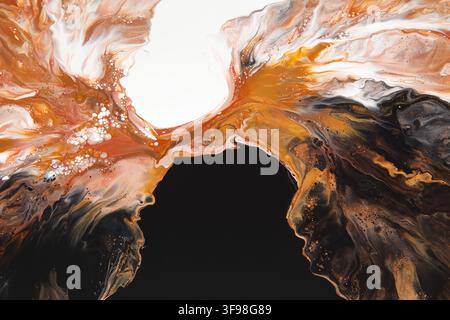 Acryl-Pour-Original-Kunstwerk zeigt fließende abstrakte Muster, die an verschiedenen Orten verwendet werden können. Stockfoto