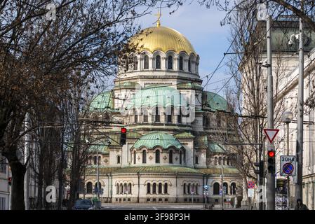 Ruhige Straße Blick außerhalb St. Alexander Newski orthodoxen Kathedrale Ostseite von der Oborishte Straße in Sofia Bulgarien Osteuropa EU gesehen Stockfoto