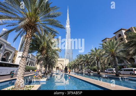 Dubai Burj Khalifa Skyline, das höchste Gebäude der Welt mit dem Palace Hotel in Downtown Dubai, Vereinigte Arabische Emirate Stockfoto