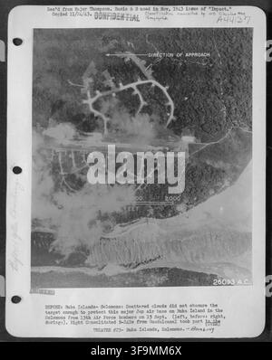 Ein wichtiger japanischer Luftwaffenstützpunkt auf Buka Island in den Salomonen, vor und während eines Bombenangriffs durch Bomber der 13. Luftflotte am 15. September 1943, an dem acht Consolidated B-24D-Flugzeuge von Guadalcanal teilnahmen. Stockfoto
