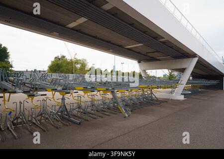 Etihad Stadium  Heimat des Manchester City Football Clubs. Blick auf die Außenseite des Stadions. Fahrradabstellplatz Manchester UK 15. August 2026 Stockfoto