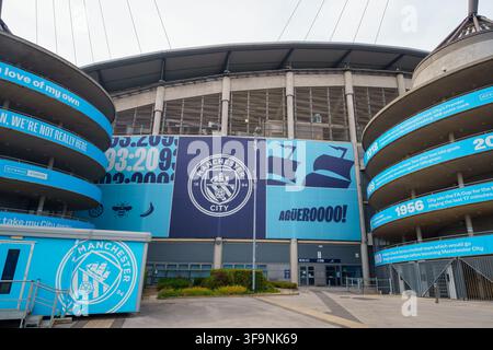 Etihad-Stadion  Zuhause des Manchester CityFootball Clubs. Blick auf die Außenseite des Stadions.Manchester  UK 15. August 2026 Stockfoto