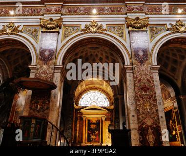 Kirchenraum der Kirche San Luigi dei Francesi, Rom, Lazio, Italien, April 2024 Stockfoto