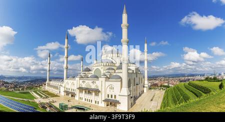 Istanbul Große Camlica-Moschee, schöne Luftaufnahme Stockfoto