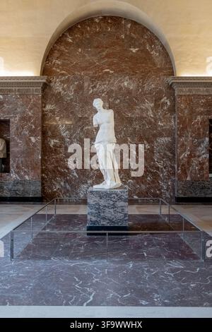 Venus von Milo oder Aphrodite von Melos in der Skulpturengalerie im Louvre in Paris, Frankreich Stockfoto