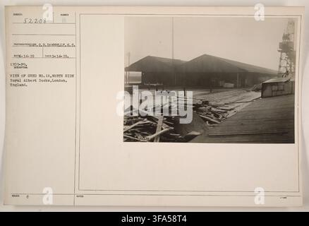 Schuppen Nr. 11, auf der Nordseite der Royal Albert Docks, London, England, von Sergeant C. D. Donnelly am 14. Januar 1919. Stockfoto