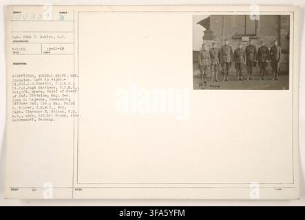 Generalmajor John A. Lejeune, Kommandant der 2. Division, mit Stabsoffizieren, darunter Lt. Col. J.S. Turrlll, Lt. Col. Hugh Matthews, Col. Myers, Maj. Ralph H. Keyser, Capt. Clarence E. Nelson und 1st Lt. Brown, in Heddesdorf, Deutschland, während der Zeit des Ersten Weltkriegs. Stockfoto