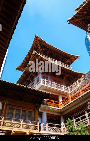 Traditionelle chinesische Architektur im Jing'an-Tempel in Shanghai Stockfoto