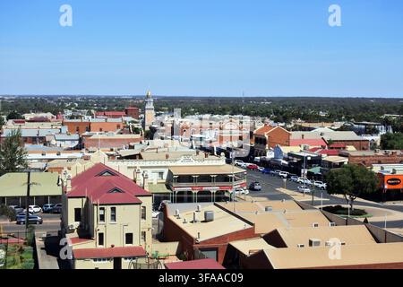 KALGOORLIE, WA - MÄR 18 2022:Luftlandschaftsansicht von Kalgoorlie-Boulder Stadt Kalgoorlie.die Stadt wurde 1893 während des Westaustrs gegründet Stockfoto