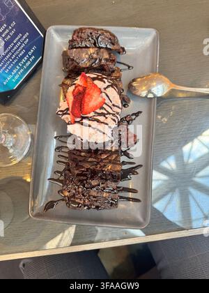 Dezenter Brownie Ala Mode Stockfoto