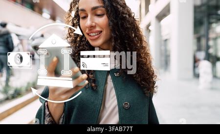 Online-Zahlungsmethode, die von einer Person in einer städtischen Umgebung während des Tages verwendet wird Stockfoto
