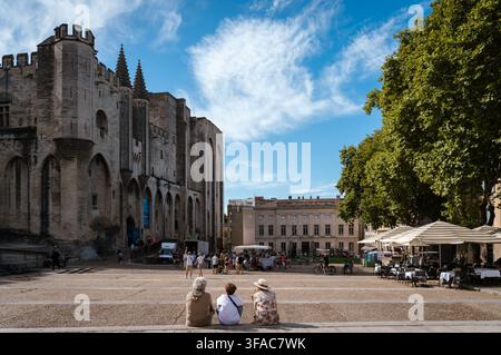 Ansicht des historischen Palais des Papes im Herzen von Avignon, Provence, Frankreich Stockfoto