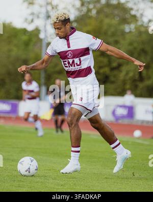 Lyle Taylor im Einsatz gegen Spalding United Stockfoto