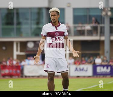 Lyle Taylor reagiert während Chelmsford City gegen Truro City Stockfoto