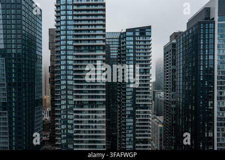 Panorama der Großstadt mit modernen Wolkenkratzern aus Glas und Stahl, Downtown District von Toronto Stockfoto