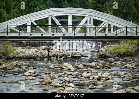 Spindleruv Mlyn, Tschechische Republik. 21. Aug., 2026. Niedriger Wasserstand der Elbe in Spindleruv Mlyn, Region Trutnov, Tschechische Republik, während der aktuellen Dürre, am 21. August 2026. Credit: David Tanecek/CTK Photo/Alamy Live News Stockfoto