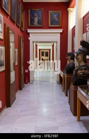 Athen, Griechenland - 4. April 2026: Ausstellungen im Nationalen Historischen Museum (Das Alte Parlamentsgebäude) Stockfoto