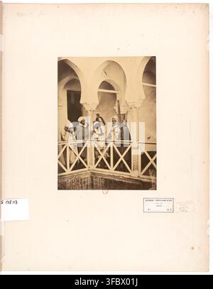 Cousin de Montauban de Palikao, ein französischer General, auf einem Balkon in Algier, Algerien, von Félix Jacques Antoine Moulin, einem französischen Fotografen, während der französischen Eroberung Algeriens, 1856-1857. Stockfoto