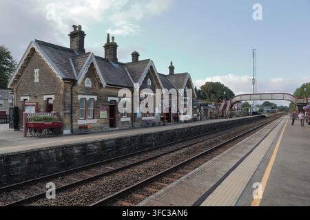 Ansicht des historischen Bahnhofs in Settle an der Strecke Settle nach Carlisle, Blick nach oben (in Richtung Leeds) Stockfoto