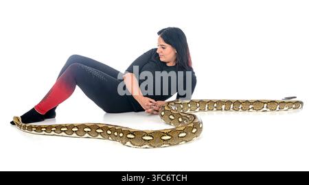 Netzpython vor weißem Hintergrund Stockfoto