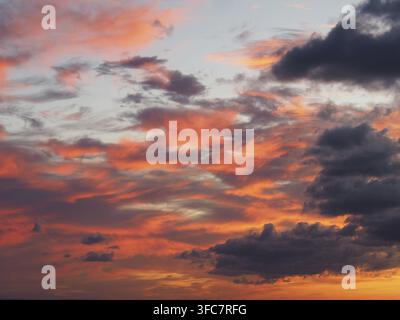 Sonnenuntergang auf einer Fährfahrt von Helsinki nach Travemünde nahe Bornholm Stockfoto