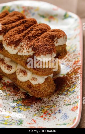 Nahaufnahme der Schichten eines Tiramisu-Kuchens Stockfoto