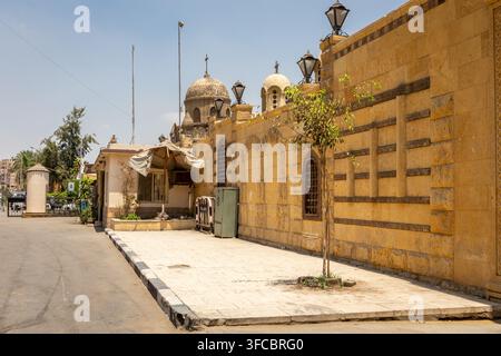 Kairo, Ägypten, 26.07.21. Kirche des Heiligen Georg in Kairo, Ägypten, griechisch-orthodoxe Kirche innerhalb der Babylonfestung im koptischen Kairo, Außenansicht von der Stockfoto