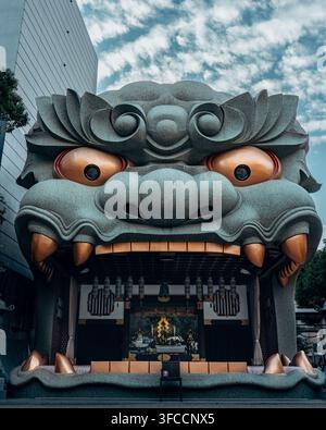 Traditioneller japanischer buddhistischer Tempel in Japan. Namba-Schrein. Stockfoto