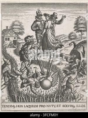 TENDIM.HOS LAQUEUS PRO NUTU. ET SOLIM. ILLOS, Frau, die drei Männer gleichzeitig verführt, Emblemata Saecularia, 1596, Druck, Buchillustration, Erkennung, Seriennummer, 31, 50, Über einem mit Dornen gefüllten Feld steht eine seltsame Art von 'Seiltänzer'-Struktur, die an einem geflügelten Globus befestigt ist. Oben steht eine Frau mit zwei Männern, einem davon bietet sie ihre Hand an und mit dem anderen 'flirtet' sie. Gleichzeitig schaut sie über ihre Schulter und lächelnd den Betrachter an, der auf diese Weise der dritte 'Anbetende' wird. Das Sprichwort 'Mit hend bieten Fus Tretn Und lachn: Kan Ich als balt drei foolren machen' Stockfoto