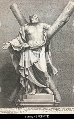 Statue des Heiligen Andreas, Druck, Der Druck zeigt eine Statue des Heiligen Andreas mit einem X-förmigen Kreuz. Die Statue ist von François Duquesnoy und befindet sich im Vatikan. Der Druck hat eine lateinische Beschriftung., Druckgrafiker: Petrus Clouwet, Antwerpen, nach Zeichnung von Peter van Lint, nach Skulptur von François Du Quesnoy, Rom, 1639 - 1670, François Du Quesnoy, nach Skulptur von, Papier, Radierung, gravure, Höhe 449 mm x Breite 300 mm, der Apostel Andreas, mögliche Attribute: Buch, X-förmiges Kreuz, Fisch, Fischernetz, Seil, Schriftrolle., Eine monochromatische Radierung einer muskulösen männlichen Figur, die auf einem gestuften Podest steht Stockfoto