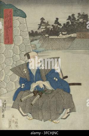 Samurai an der Burgmauer, Druck, Schauspieler Nakamura Utaemon IV als Samurai Ôboshi Yuranosuke, sitzend an einer Steinmauer. Szene aus dem Stück 'Kanadehon chûshingura', aufgeführt im Naka-Theater, im ersten Monat des Jahres 1838, Druckgrafiker: Gochôtei Sadamasu, Osaka, Verleger: Honya Seishichi, Drucker (Person): O Toyosaburo, Druckgrafiker: Kumazô, ca. 1838, Drucker (Person), Papier, Farbholzschnitt, Höhe 364 mm x Breite 254 mm, sitzende Figur, Schauspieler (auf der Bühne), Landschaften (+ Landschaft mit Figuren, Staffage). Ein sitzender Mann, der geschichtete traditionelle Kleidung mit einem gemusterten Obergewand und einem blauen Kimono trägt Stockfoto